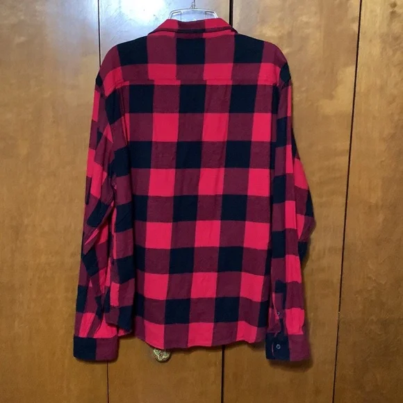 Old Navy - Men’s Plaid ,Thin Flannel Long Sleeve Shirt (XL) - Picture 2 of 5
